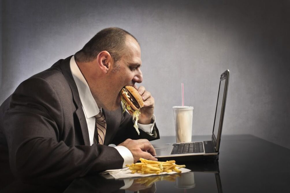 nezdravé jedlo a sedavá práca ako príčiny prostatitídy a hemoroidov